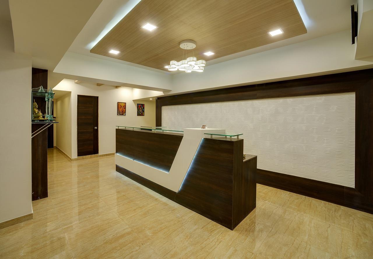 Rudra Royale Hotel Ahmedabad Ngoại thất bức ảnh